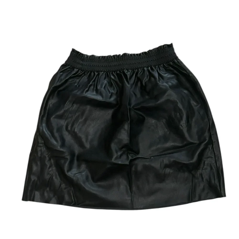Zara  Black Elastic Waist Skirt(Size Medium)